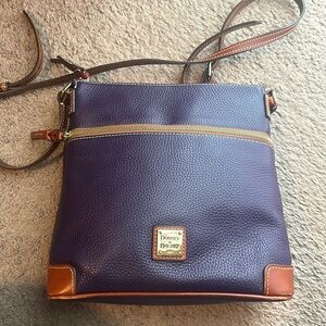 Dooney & Bourke pebble grain letter carrier